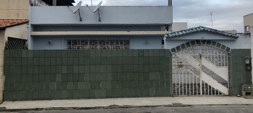 residential-/-home-3-quartos-200m2-centro-mata-de-sao-joao-ba