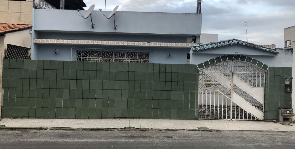residential-/-home-3-quartos-200m2-centro-mata-de-sao-joao-ba