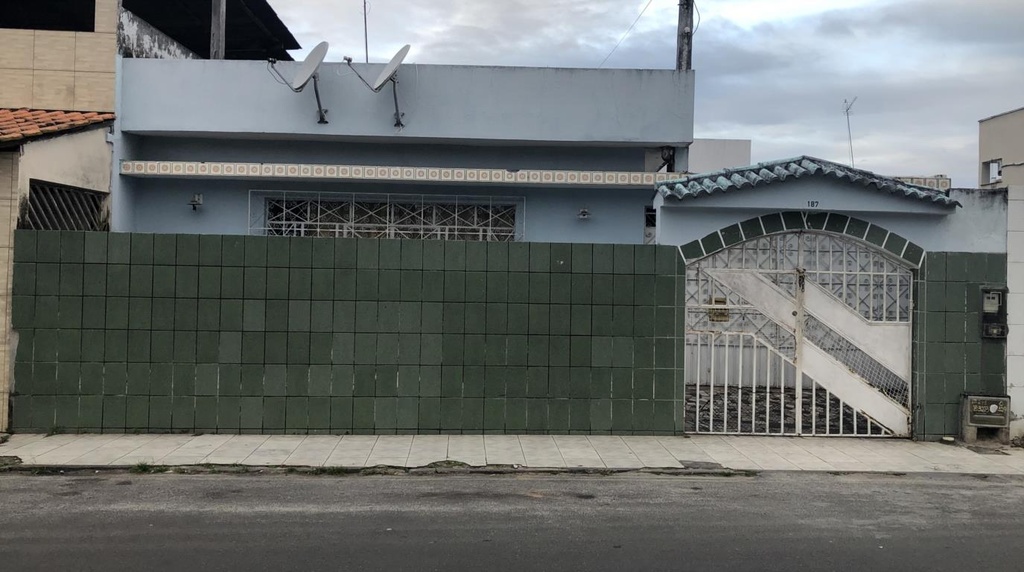 residential-/-home-3-quartos-200m2-centro-mata-de-sao-joao-ba
